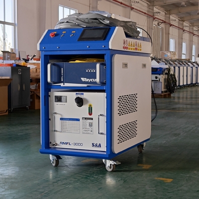 पांच साल की वारंटी 4 इन 1 लेजर वेल्डिंग मशीन 1500W 2000W 3000W धातुओं के लिए एल्यूमीनियम मिश्र धातु